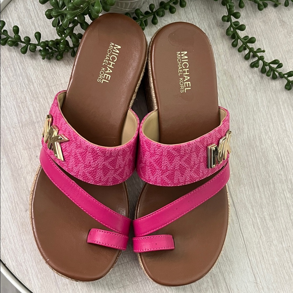 Michael Kors Pink Platform Toe-Ring Slide Sandals with Gold MK Accent - Picture 2 of 15